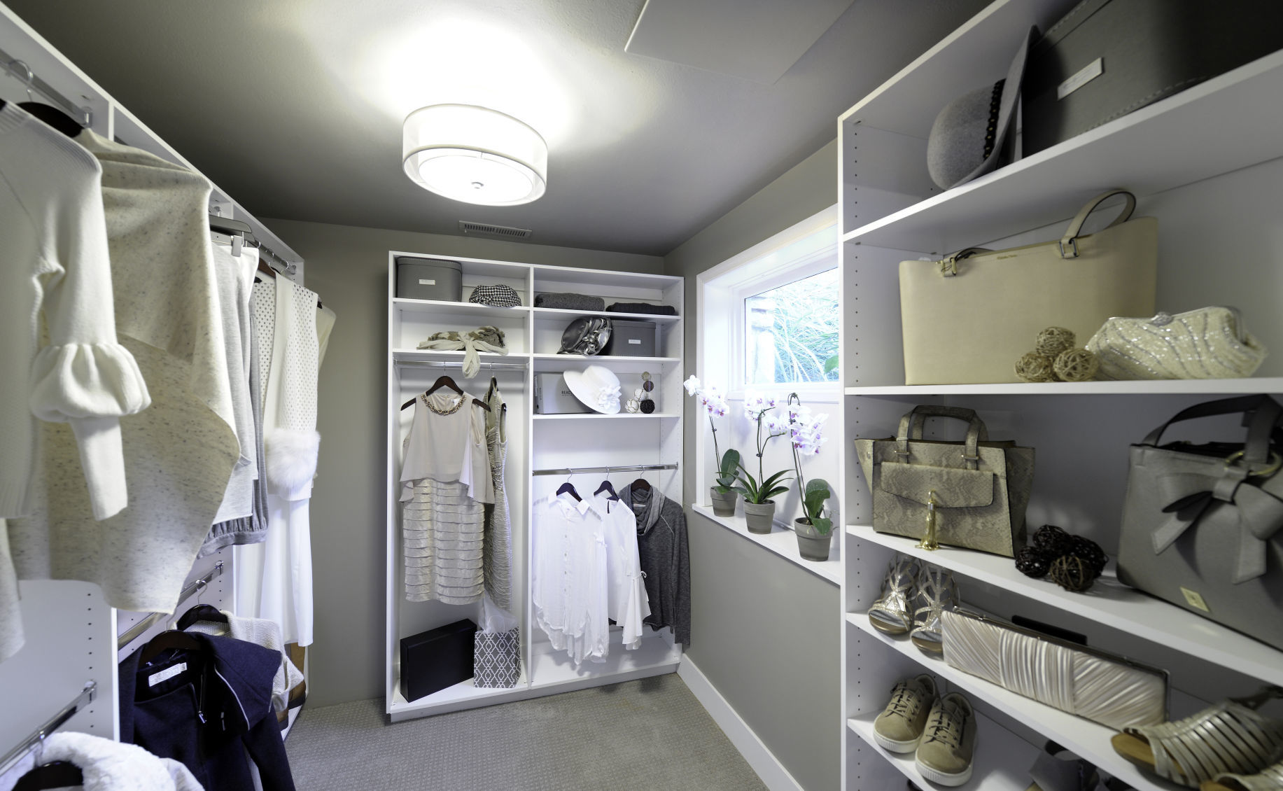 Solarium_closet.jpg